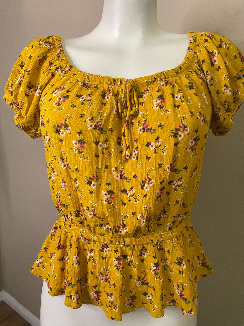 Moa Moa Yellow Floral peasant boho coquette Blouse top M 💕